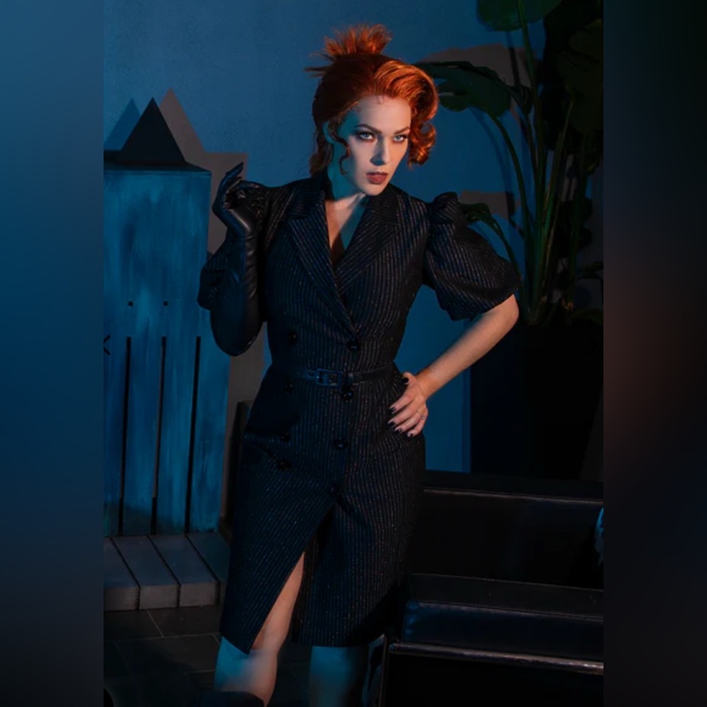 Beetlejuice Delia Wiggle dress w belt - La Femme En noir (medium)